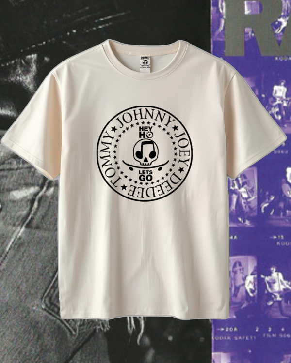 Producto - REMERA CUATRO REGIONES SKATES - RAMONES HEY HO! CRUDO