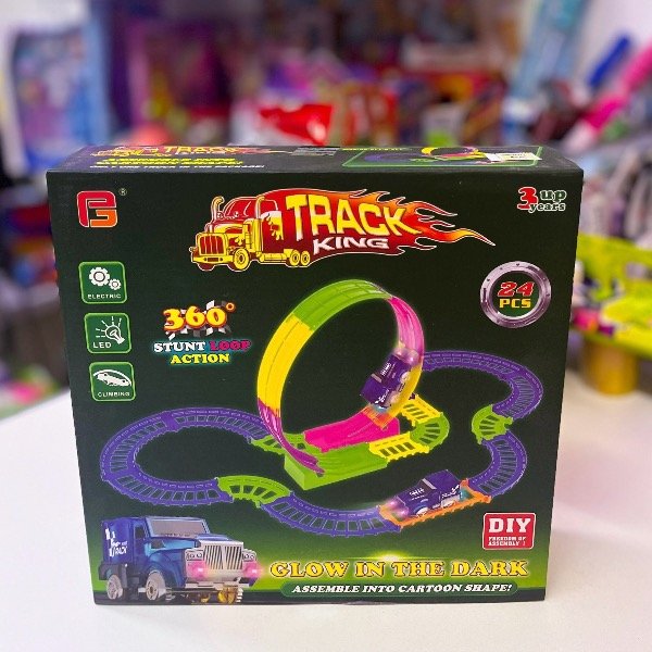 Producto - Auto a pila con luces y pista 24 piezas Track King 5800