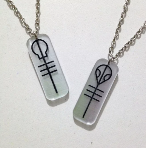 Producto - Collares Twenty One Pilots para compartir