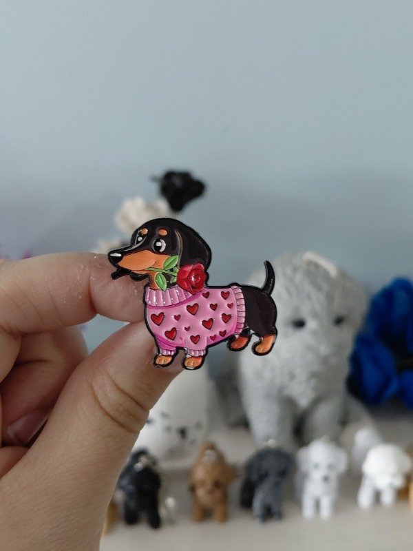 Producto - Pin metalizado - Perrito salchicha #2133