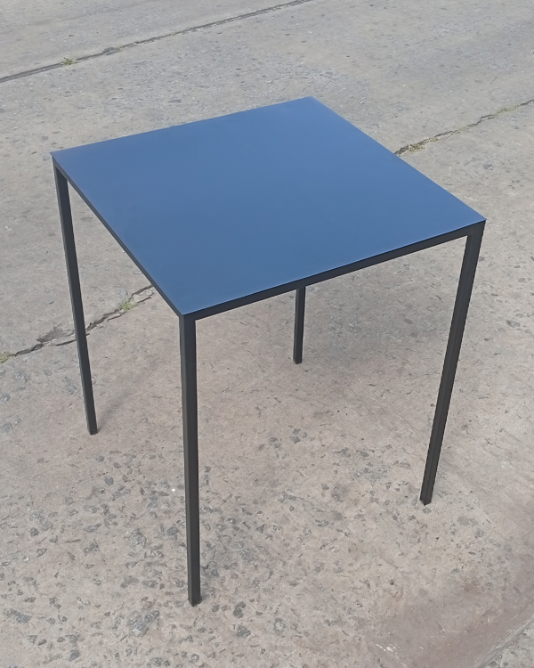 Producto - Mesa de metal - Apta para exterior