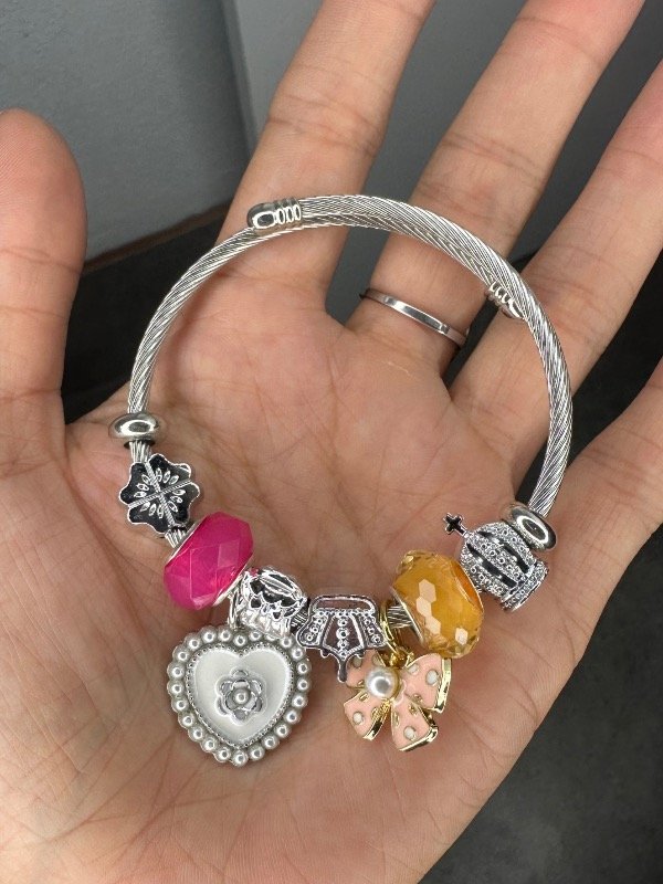 Producto - Pandora aq moño