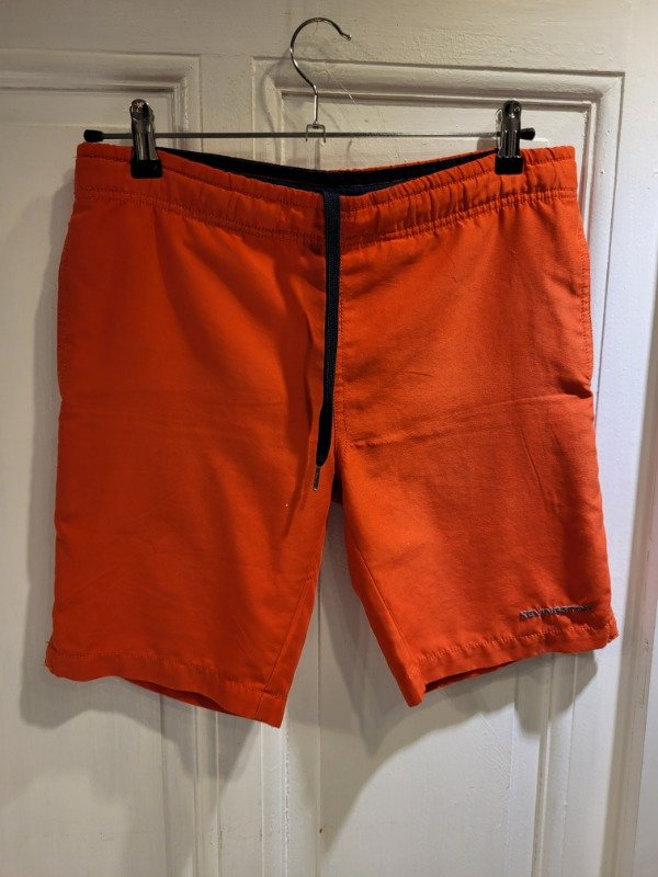 Producto - Traje de baño KEVINGSTON colorado EN SALE Talle 14 años - PRECIO: 10X