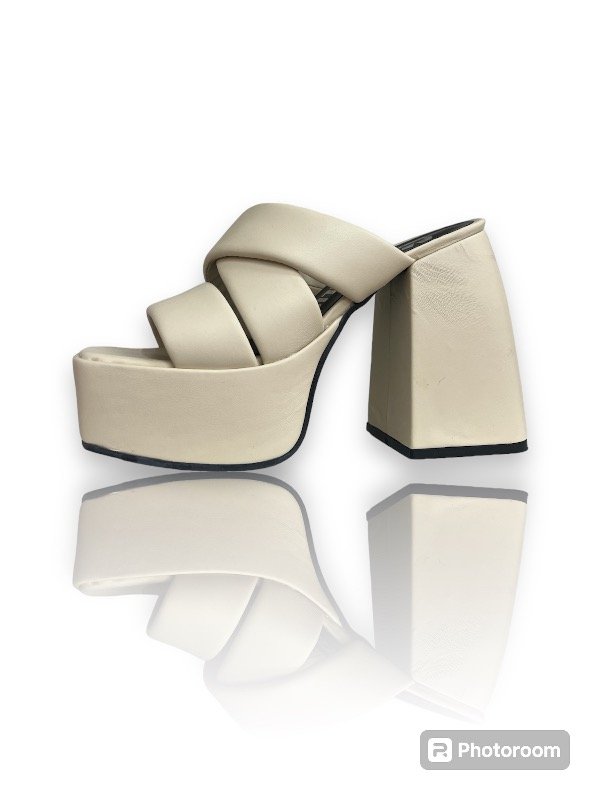 Producto - Sueco en beige con tira cruzada
