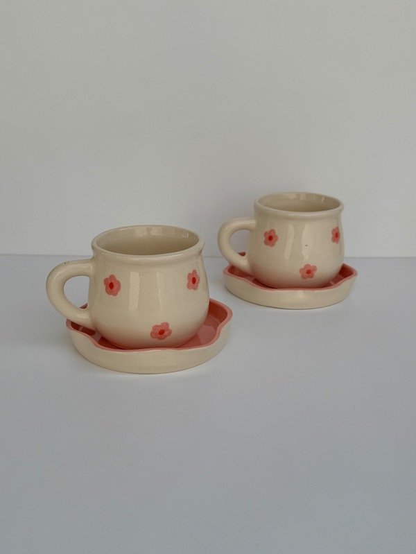 Producto - Set tacita y plato en forma de flor (borde común)