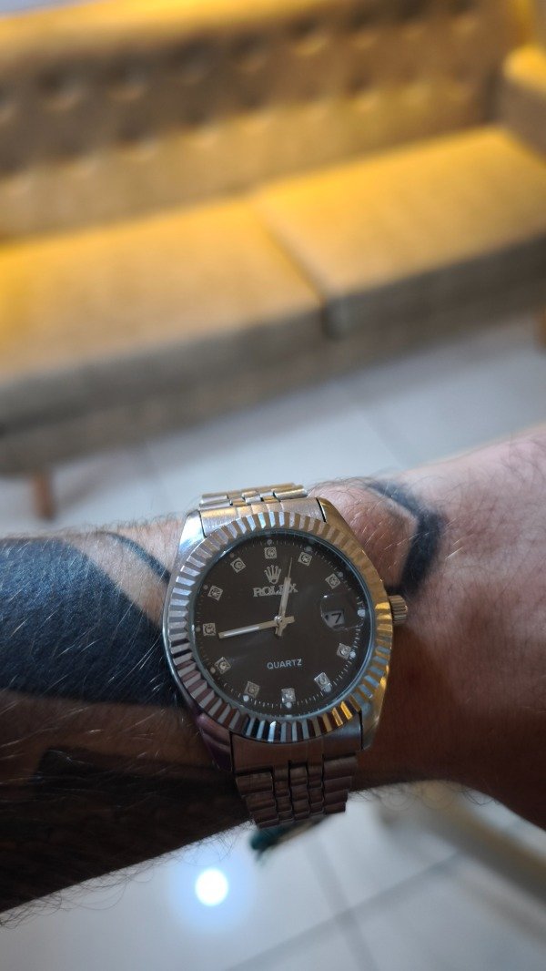 Producto - Reloj ROLX Plateado con Fondo Negro