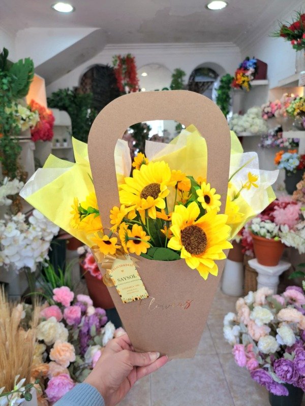 Producto - CANASTA DE GIRASOLES CON GIRASOLITOS