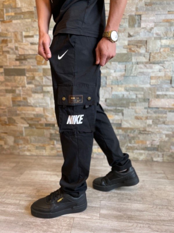 Producto - pantalon cargo negro