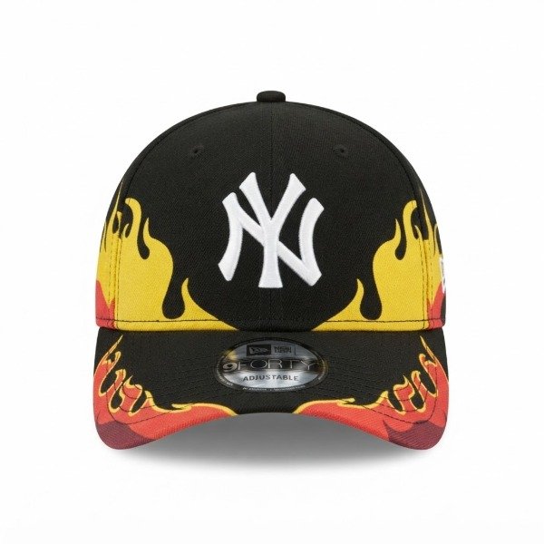 Producto - Gorra curva color negro logotipo NY blanco con llamas