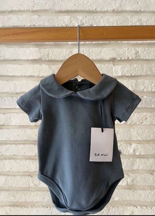 Producto - Body base cuello redondo gris topo