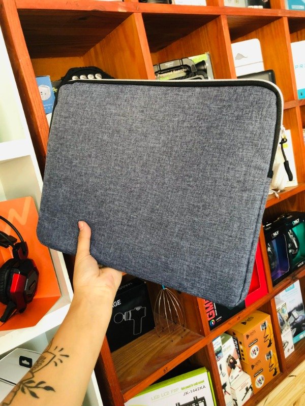 Producto - Funda Noteboock 14" Gris