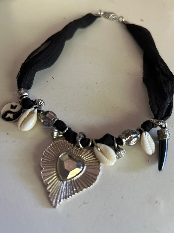 Producto - Collar negro