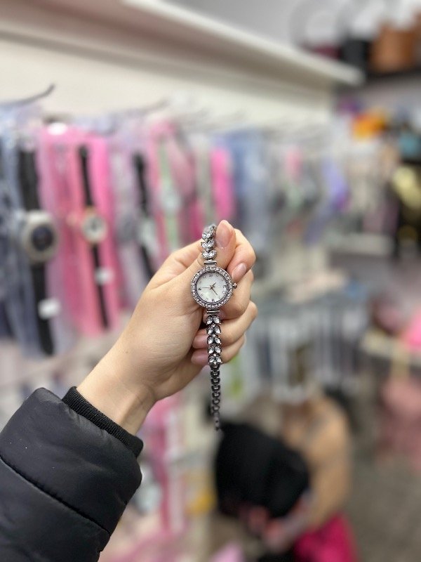 Producto - Reloj tipo Pulcera malla hojitas con stras