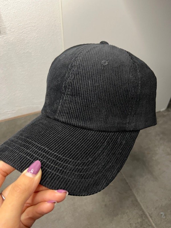 Producto - Gorra corderoy negra