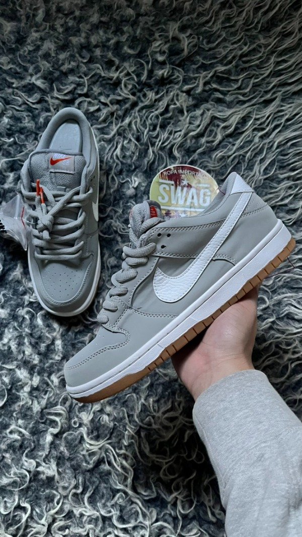 Producto - DUNK SB LOW GREY GUM