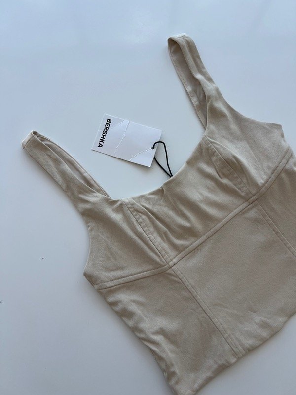 Producto - Top velvet nude Bershka Talle S y M