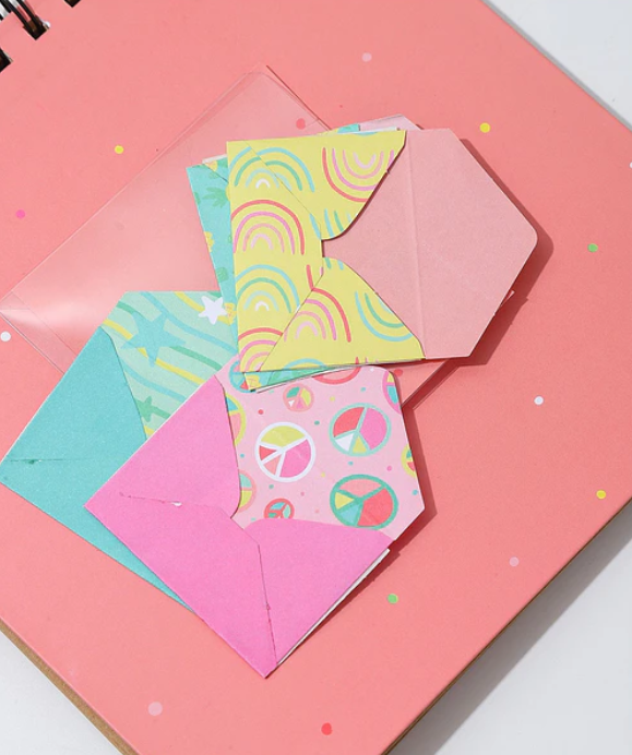 Producto - Kit SCRAPBOOK Con Stickers, Cintas, Sobres, Papeles, y Libreta. - 7