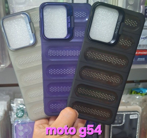 Producto - Fundas puffer sport con correa. Moto g54