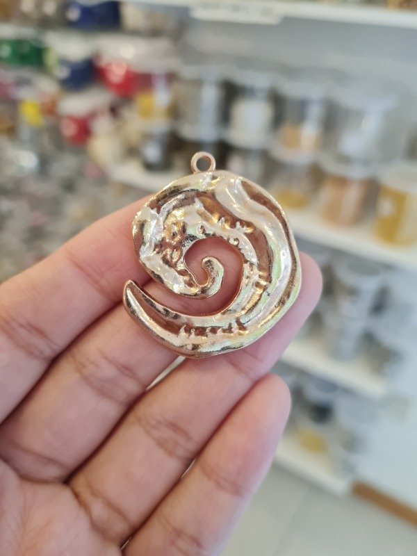 Producto - DIJE DORADO ESPIRAL EFECTO MARTILLADO