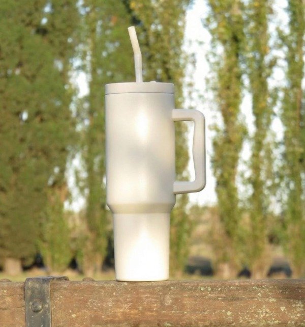 Producto - Vaso Quencher Beige 1.2L