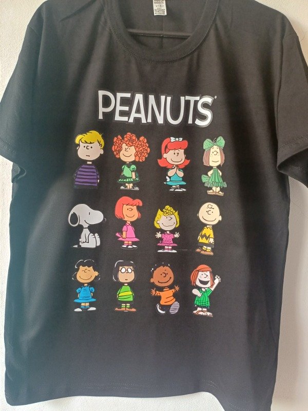Producto - Remera Algodón Snoopy Peanuts Negra y Blanca