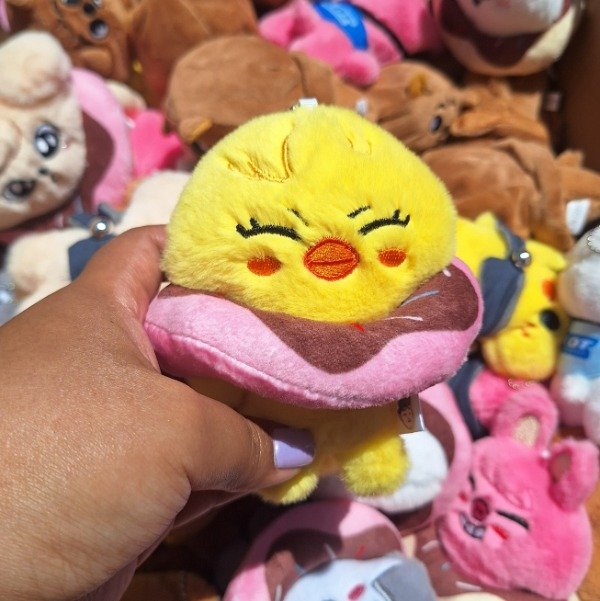 Producto - Colgante de peluche SKZOO con dona