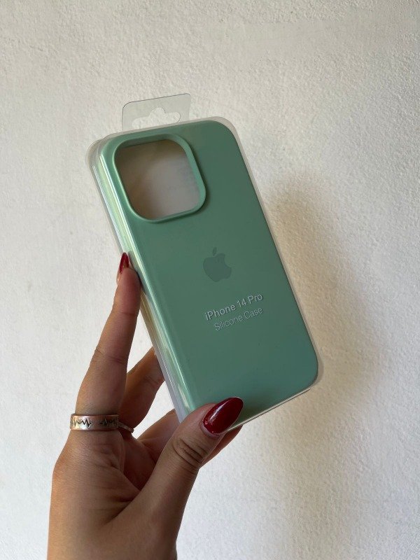 Producto - Iph 14 pro silicona case verde claro
