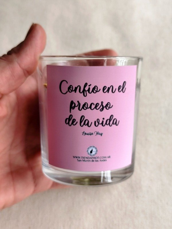 Producto - VELA "CONFÍO EN EL PROCESO DE LA VIDA" - Con serpentina, amatista. 250ml - 1