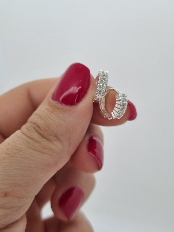 Producto - Aros acero blanco argollita detalle ancho strass mini med gde