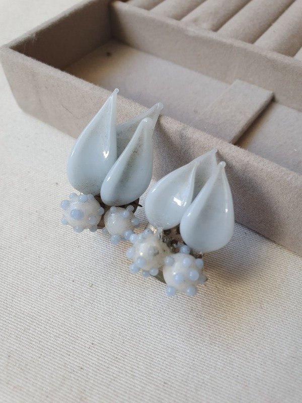 Producto - Aros Clips Hojas Cristal Murano Celeste Pálido - 7