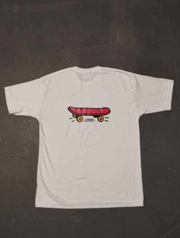 Producto - Remera Patineta talle disponible XS al 3XL.