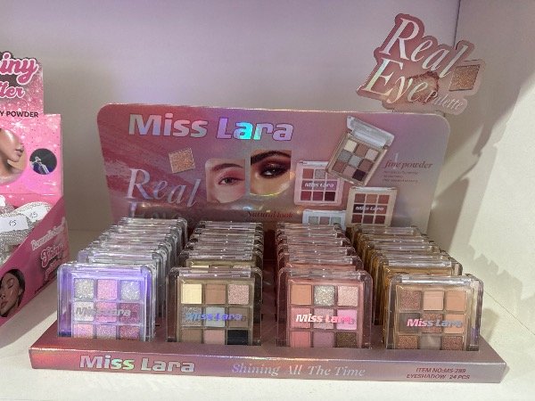 Producto - Sombra de ojos Miss Lara 9 tonos