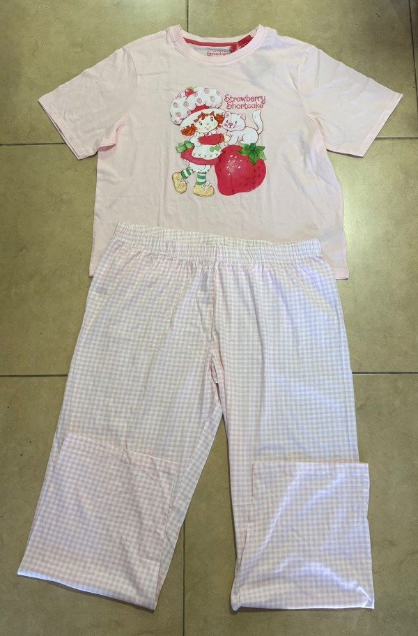 Producto - Pijama Frutillita Talle L