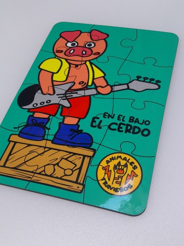 Producto - "EL CERDO CHELO EN EL BAJO" . (Esta historia continúa...)