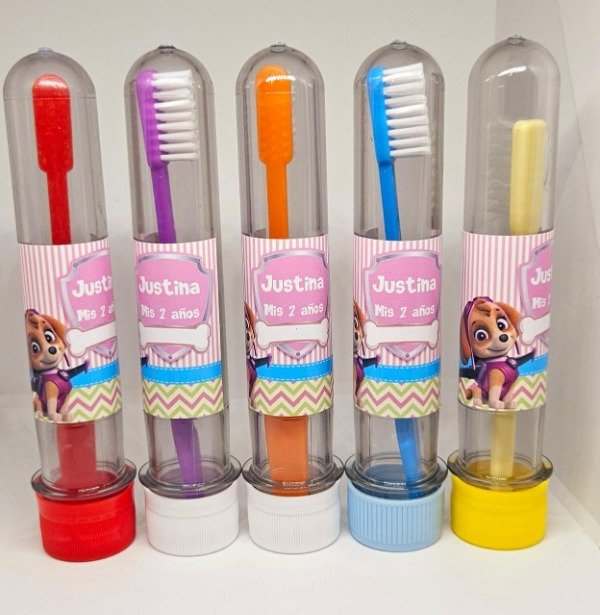 Producto - Cepillo de dientes en tubo - 15