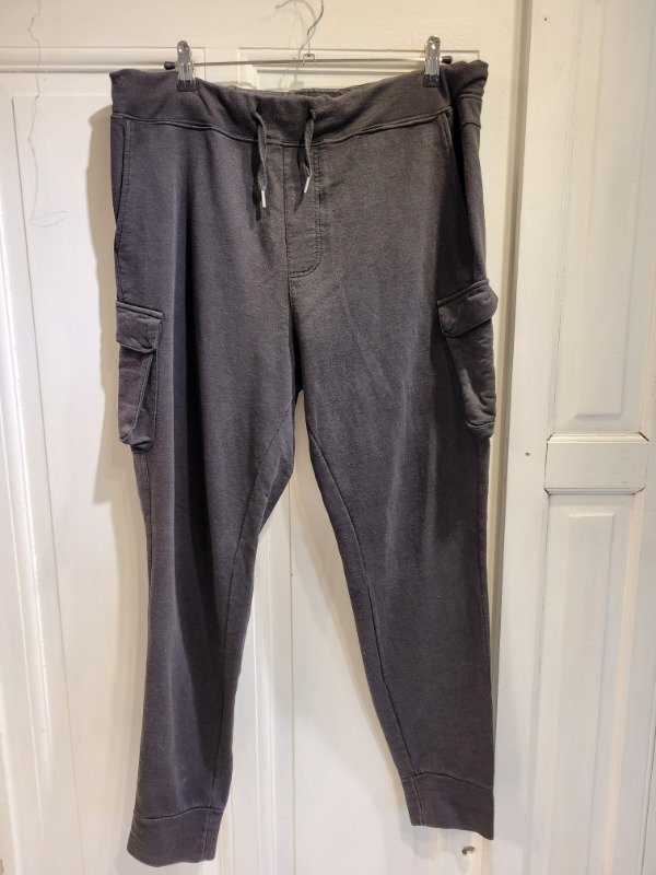 Producto - Jogging RUSH negro cargo Talle 38 - PRECIO: 28X