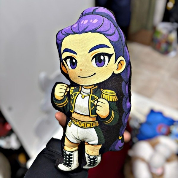 Producto - Peluche Rumi de las Guerreras K-pop 35x18 cm