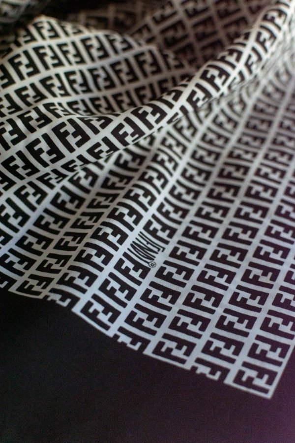 Producto - Panuelo Fendi