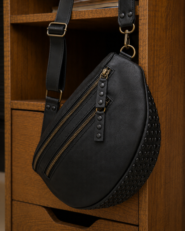 Producto - Sara tachas color negro