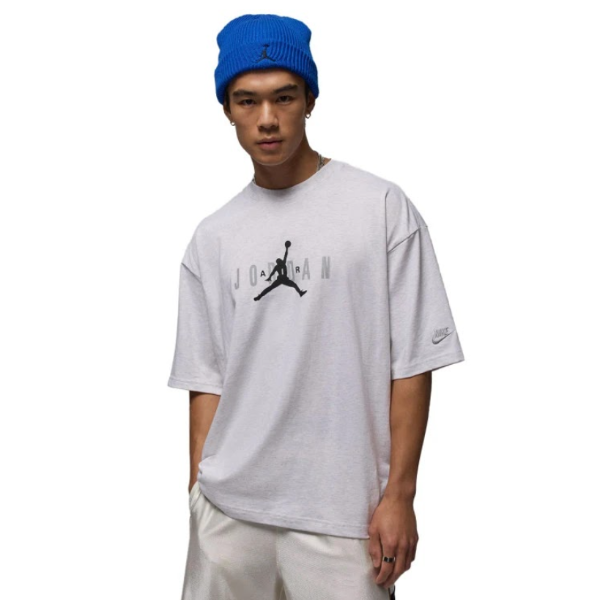 Producto - Jordan Brooklyn Air Oversized Crew Gris Jordan en Pecho