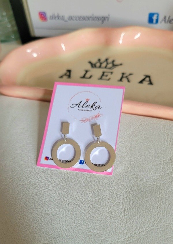 Producto - Aros redondos colgantes de acero blanco - 1