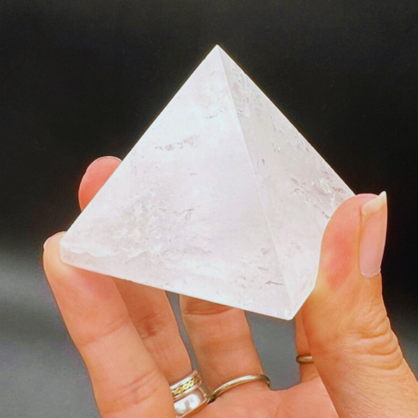 Producto - Piramide de cuarzo cristal 04