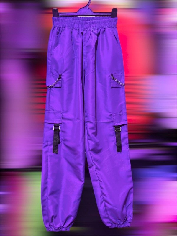 Producto - Jogger infantil cargo con cadenas violeta