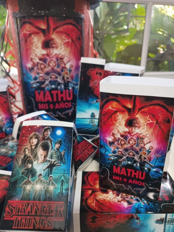 Producto - Piñata stranger things de tubo