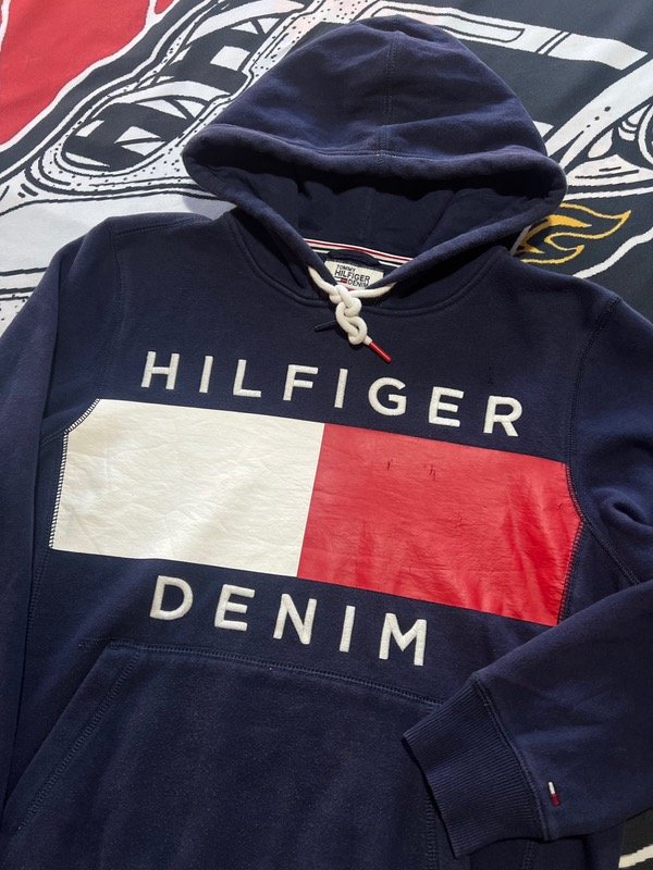 Producto - Buzo canguro Tommy Hilfiger Big Flag. Talle S
