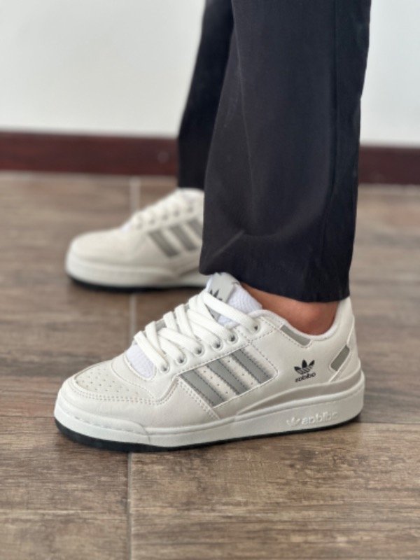 Producto - Forum blanca gris