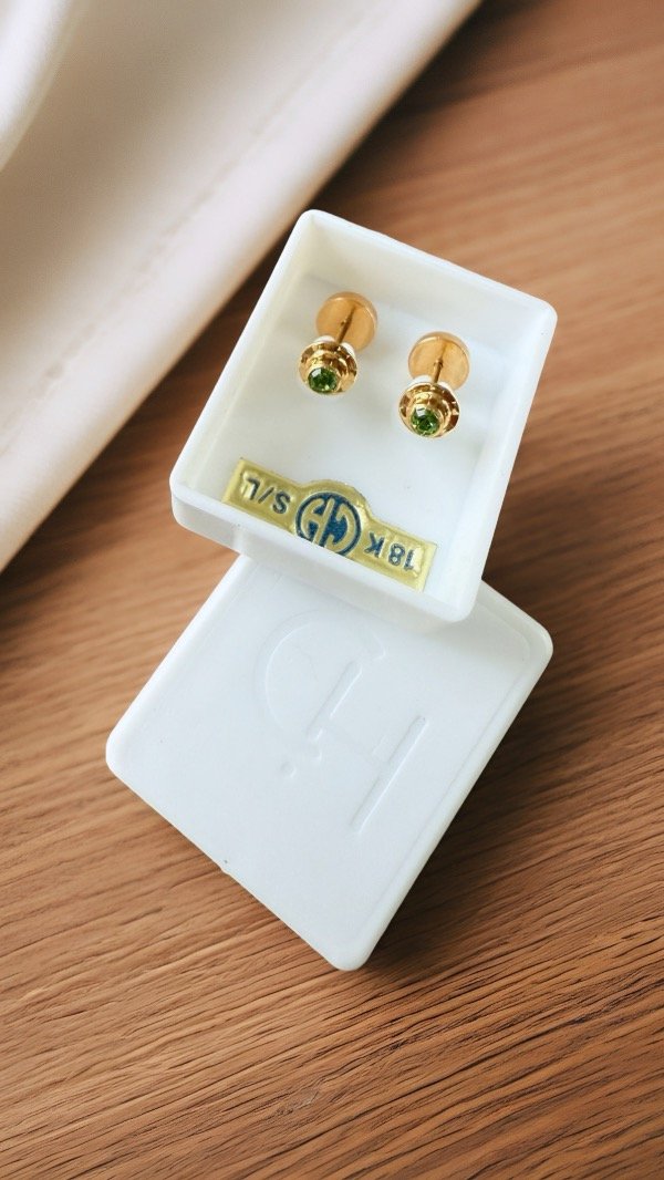 Producto - Abridores CH de Oro 18K piedra verde AB15