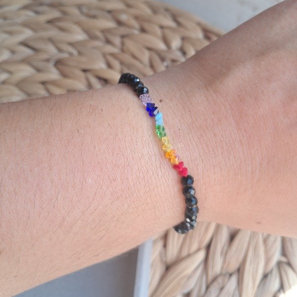Producto - PULSERA NEGRA 7 CHAKRAS TRIANGULAR