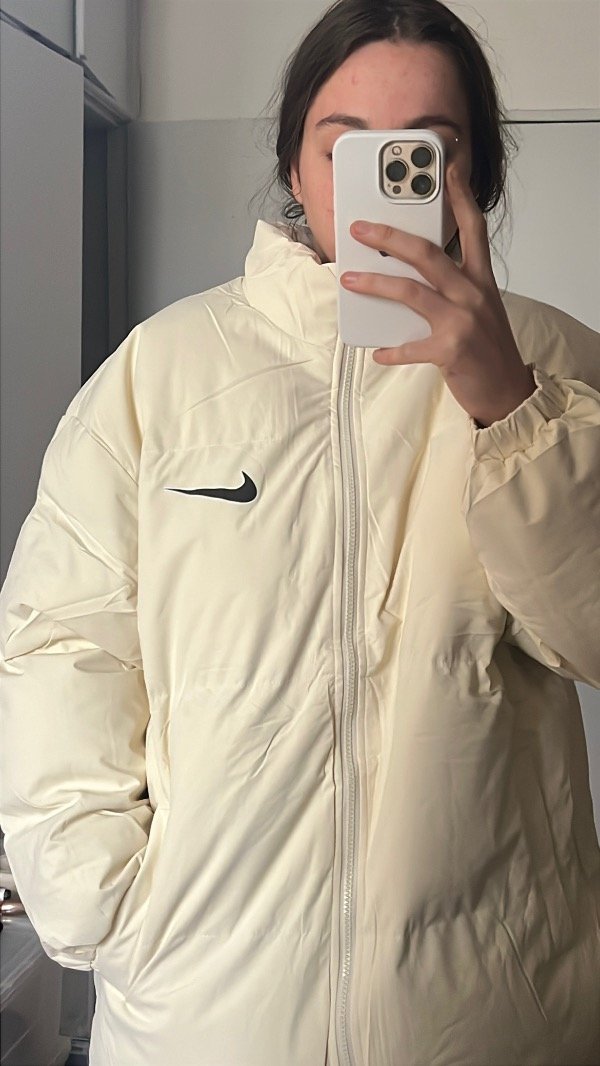 Producto - PUFFER NIKE CREMA