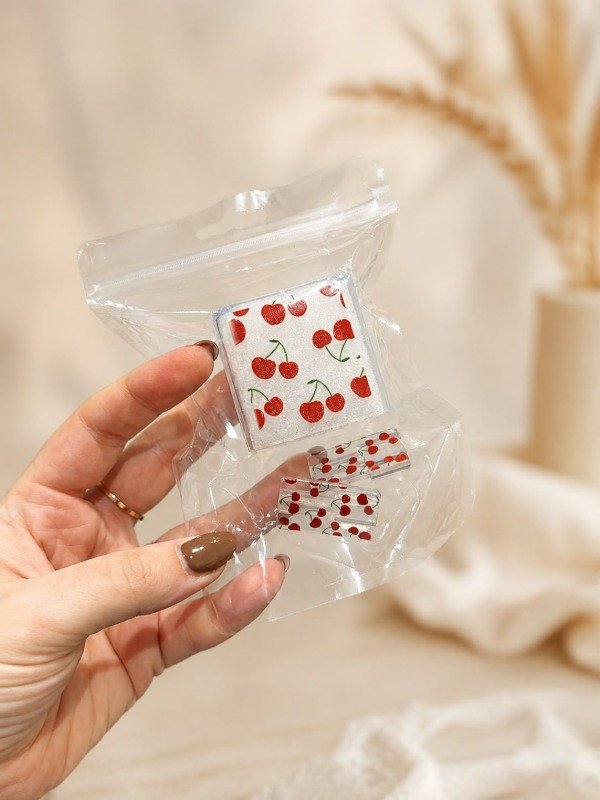 Producto - Protector de cargador cherry acrilic